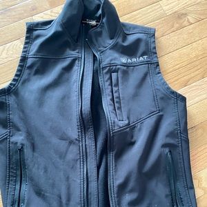 Men’s ariat black vest